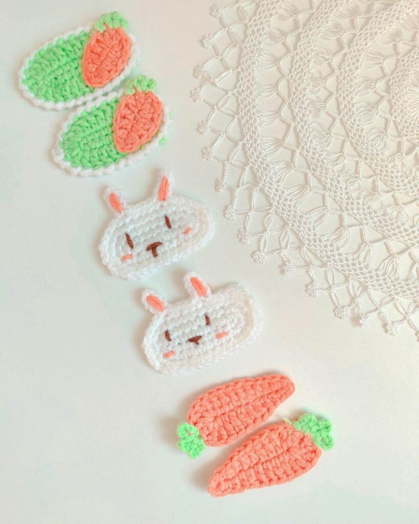caritas de conejos y zanahorias tejidas a crochet