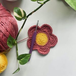 flor tejida a crochet